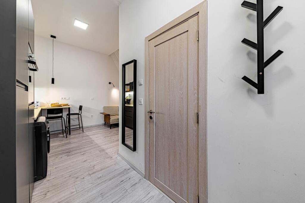 Chic Loft Bp: Industrial Gem Apartment Budapest Luaran gambar